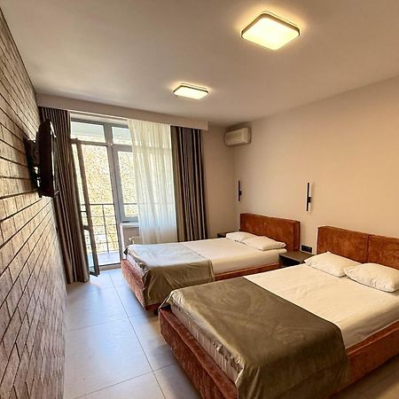Komilfo Hotel Chişinău Eksteriør billede