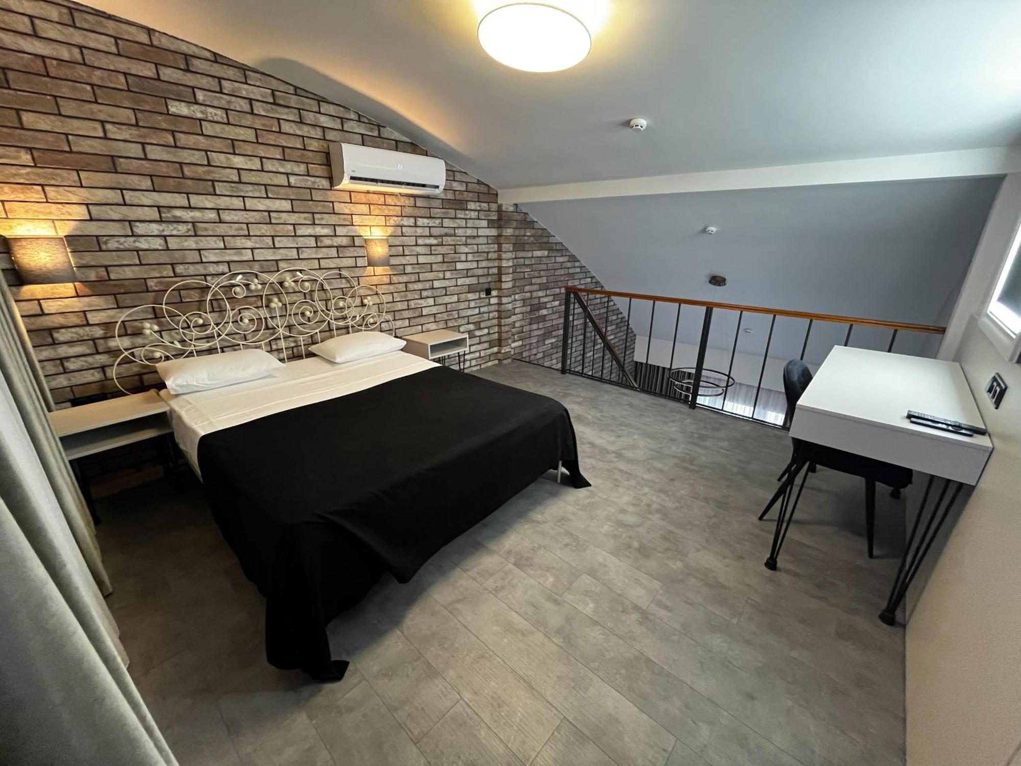Komilfo Hotel Chişinău Eksteriør billede