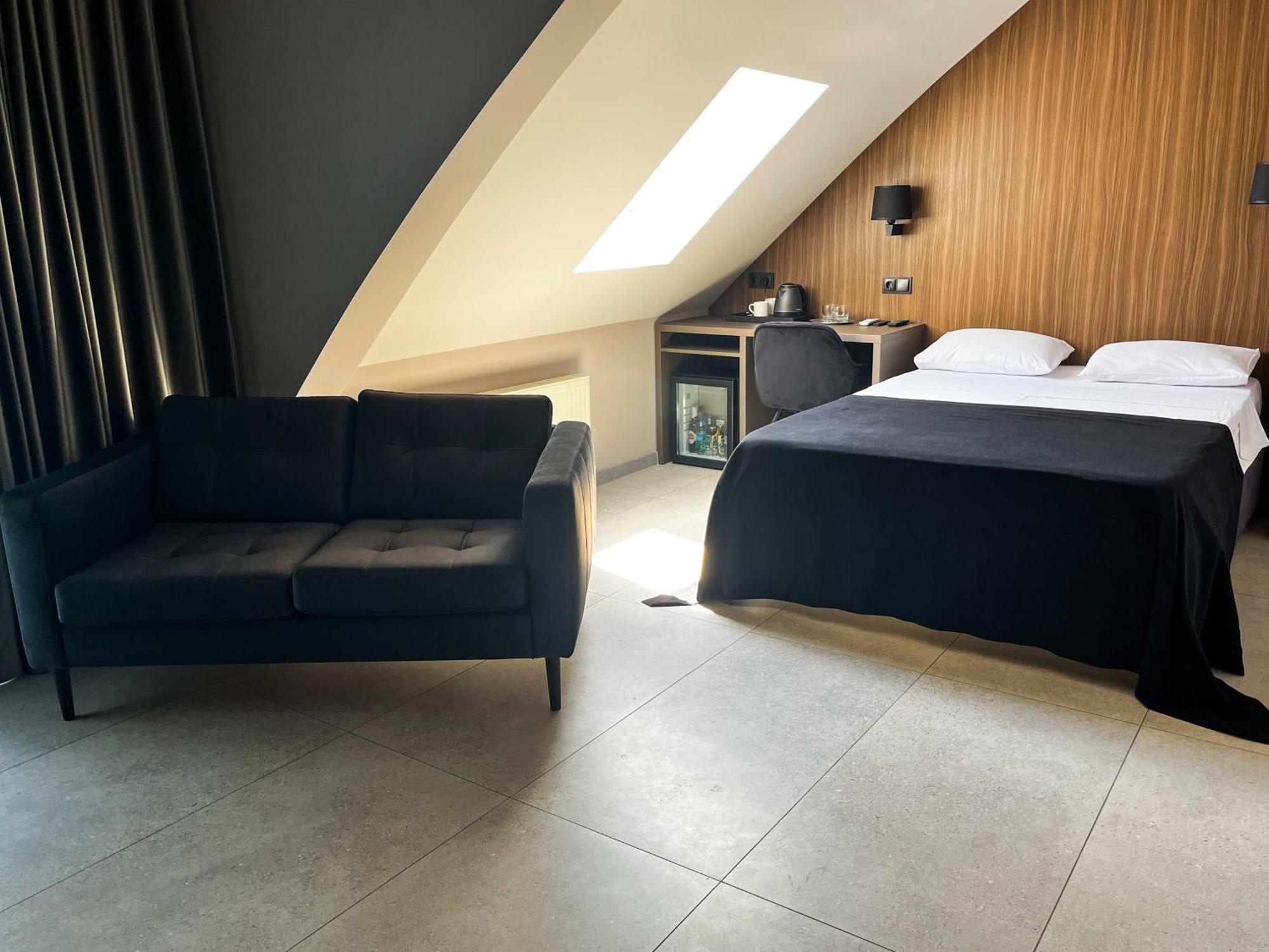 Komilfo Hotel Chişinău Eksteriør billede