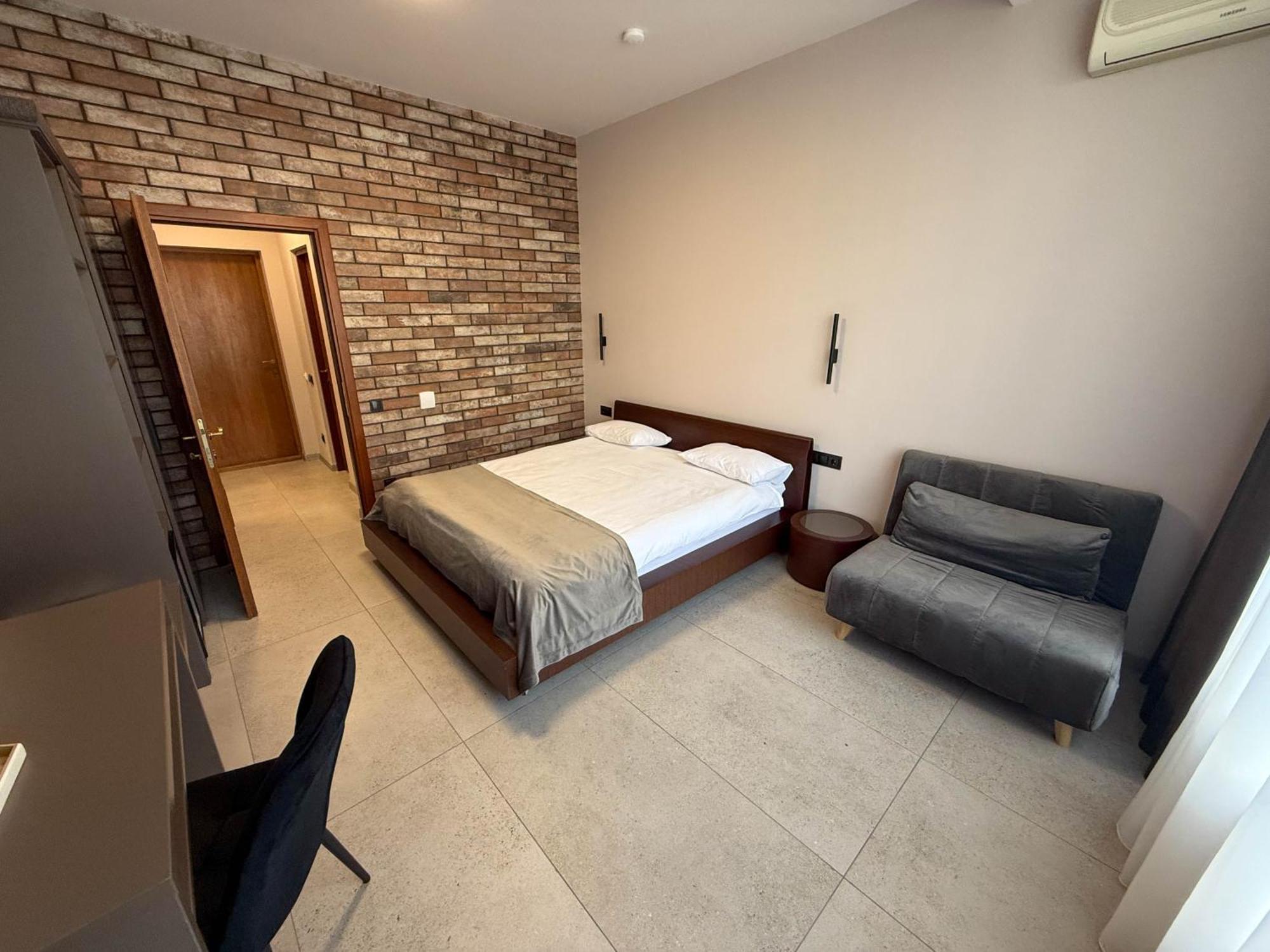 Komilfo Hotel Chişinău Eksteriør billede
