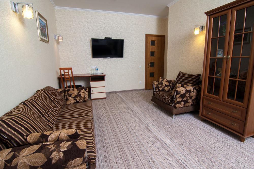 Komilfo Hotel Chişinău Eksteriør billede