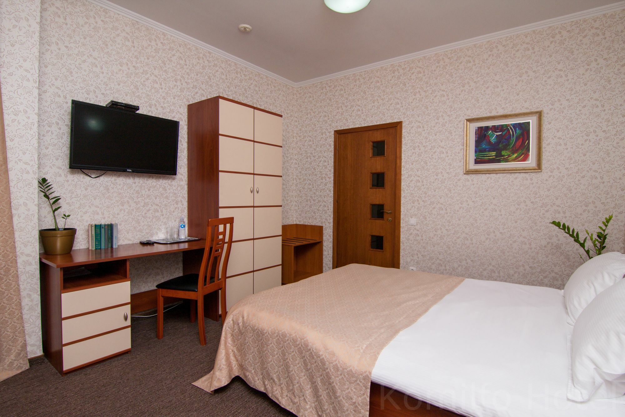 Komilfo Hotel Chişinău Eksteriør billede