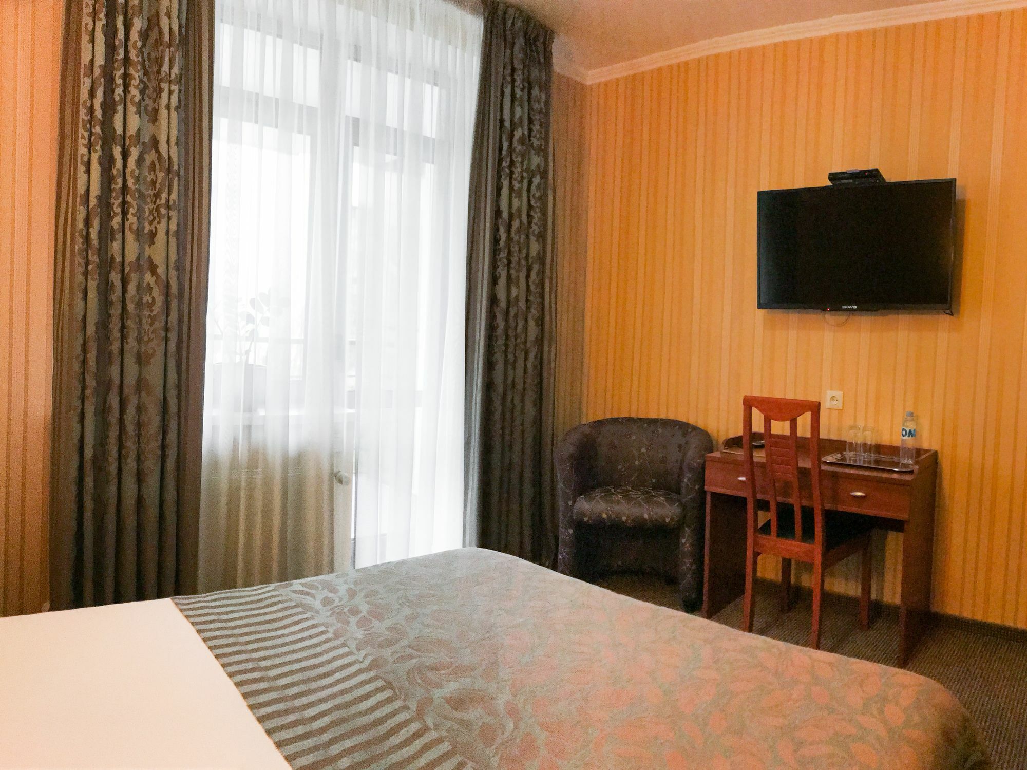 Komilfo Hotel Chişinău Eksteriør billede